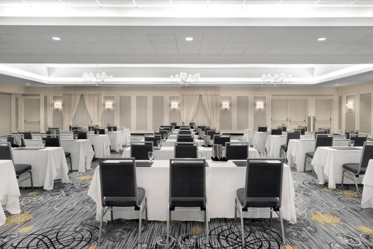 Sheraton Cavalier Saskatoon Hotel Экстерьер фото