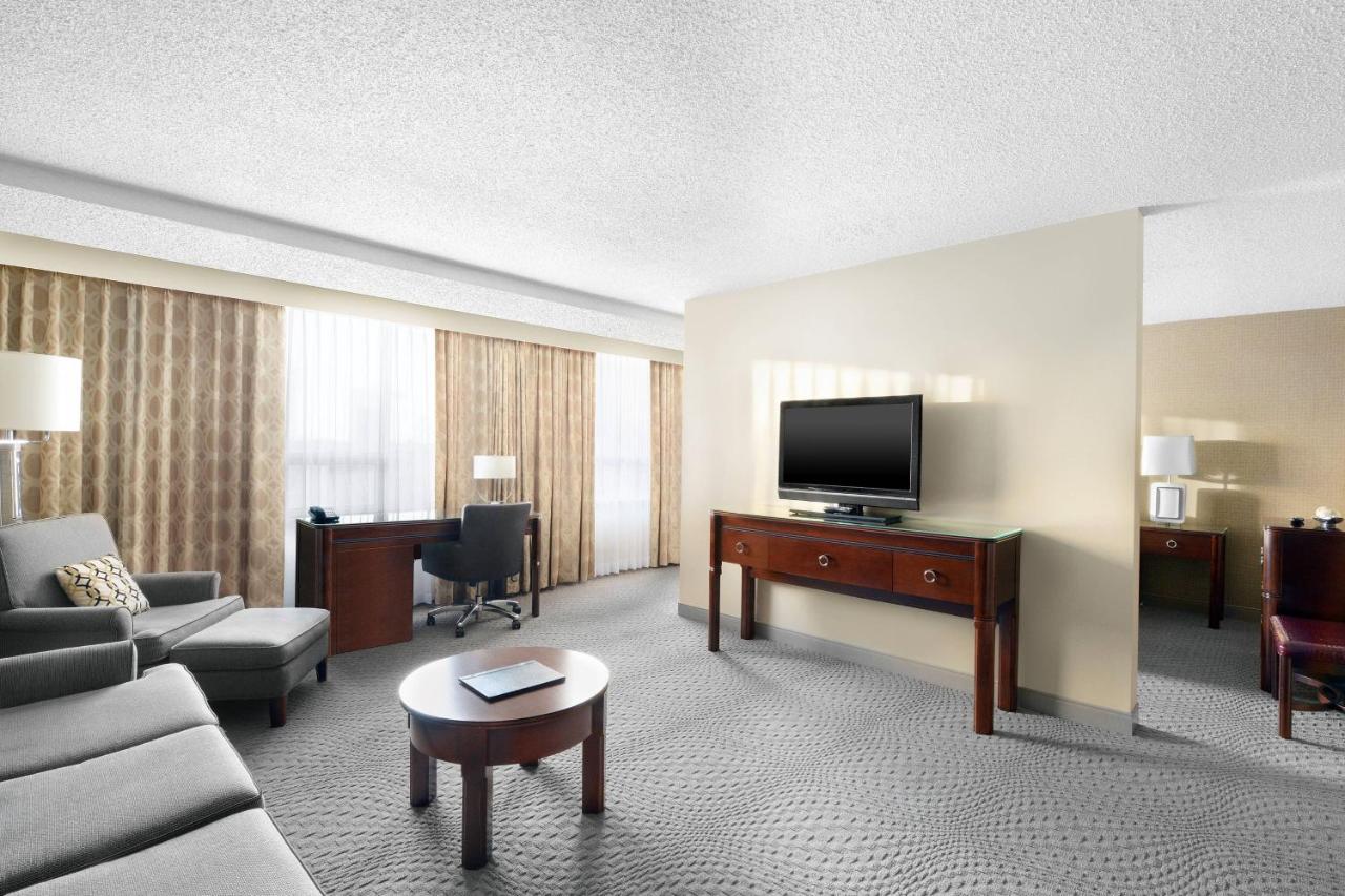 Sheraton Cavalier Saskatoon Hotel Экстерьер фото