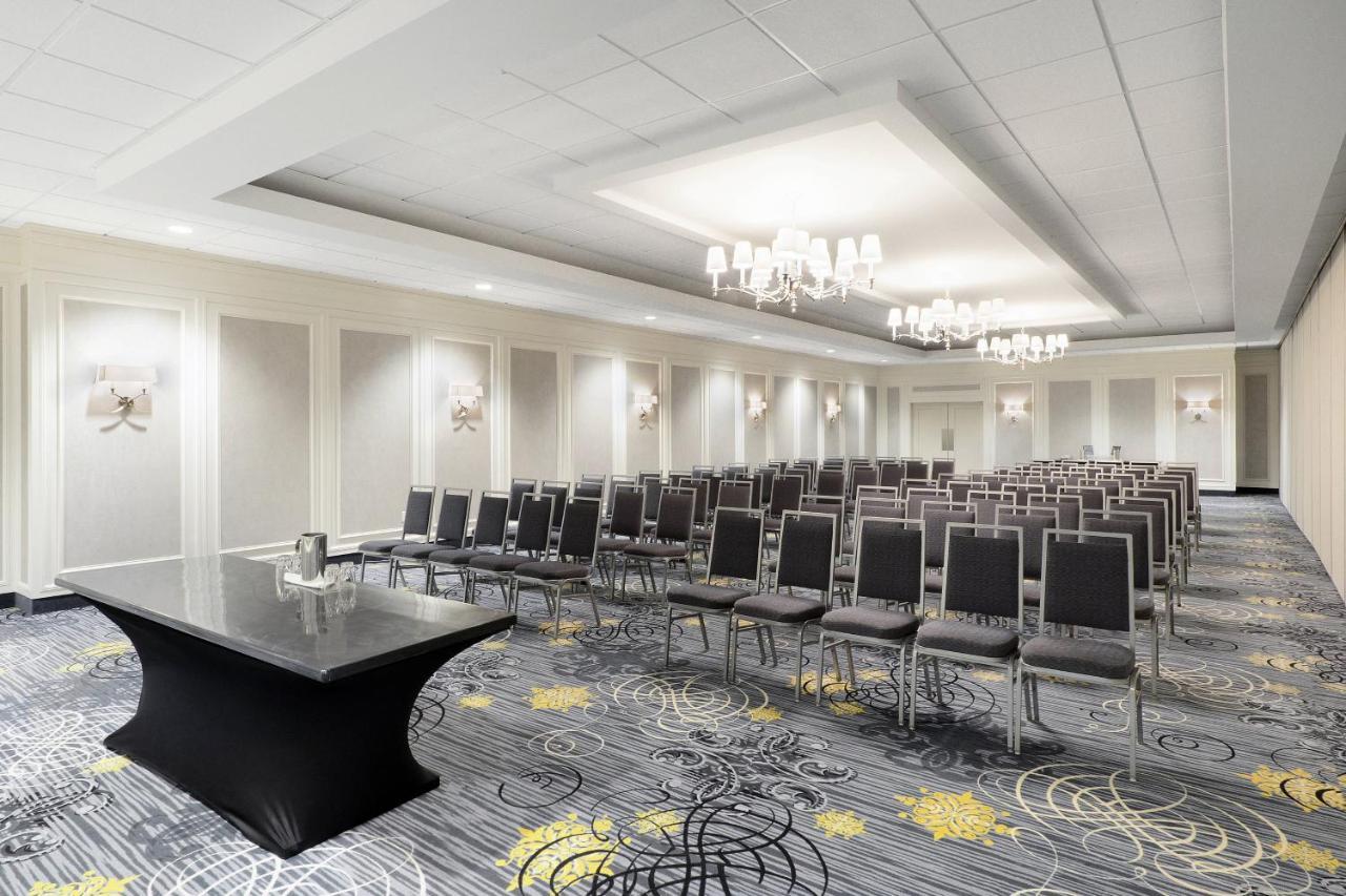 Sheraton Cavalier Saskatoon Hotel Экстерьер фото