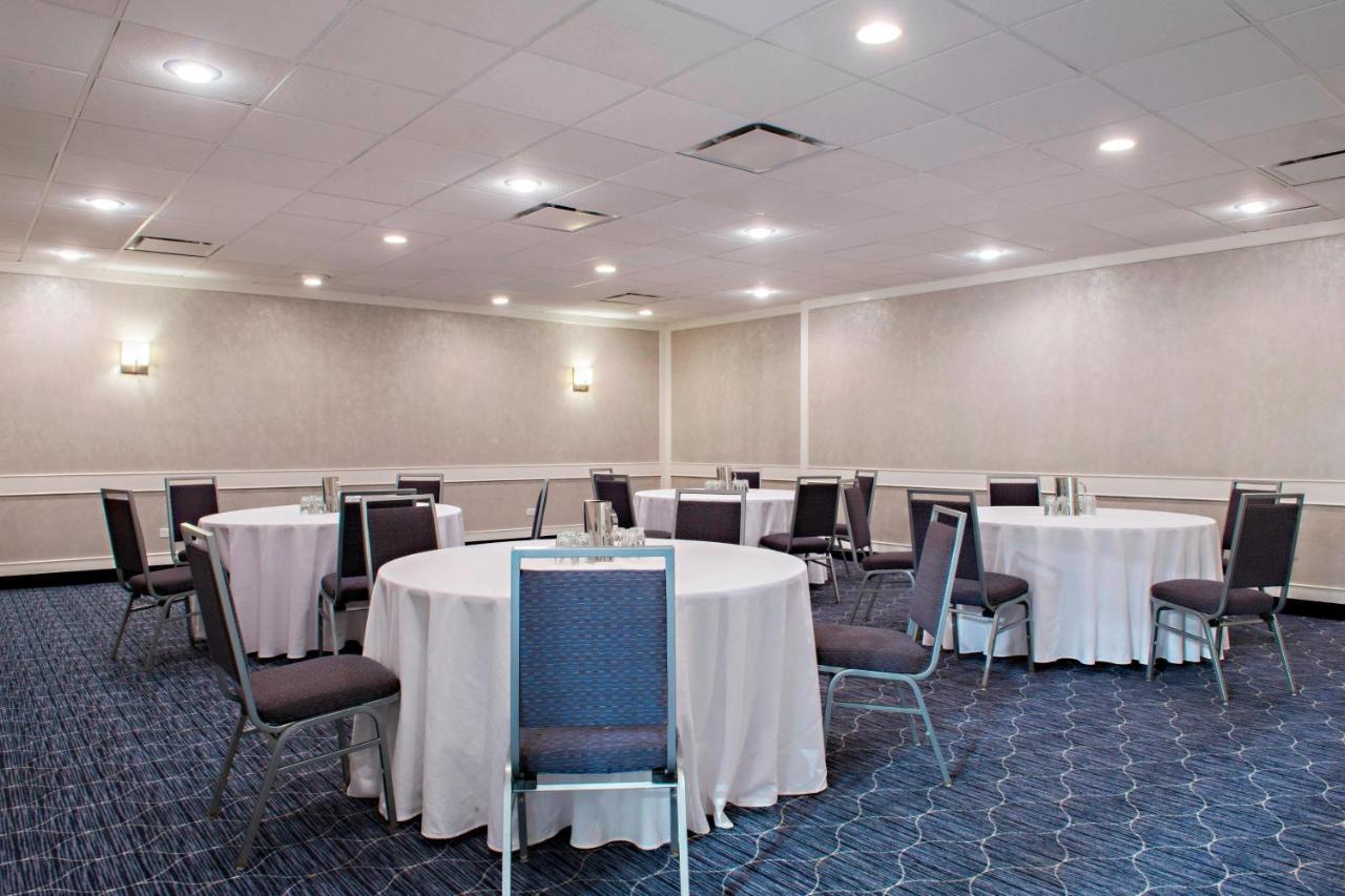 Sheraton Cavalier Saskatoon Hotel Экстерьер фото