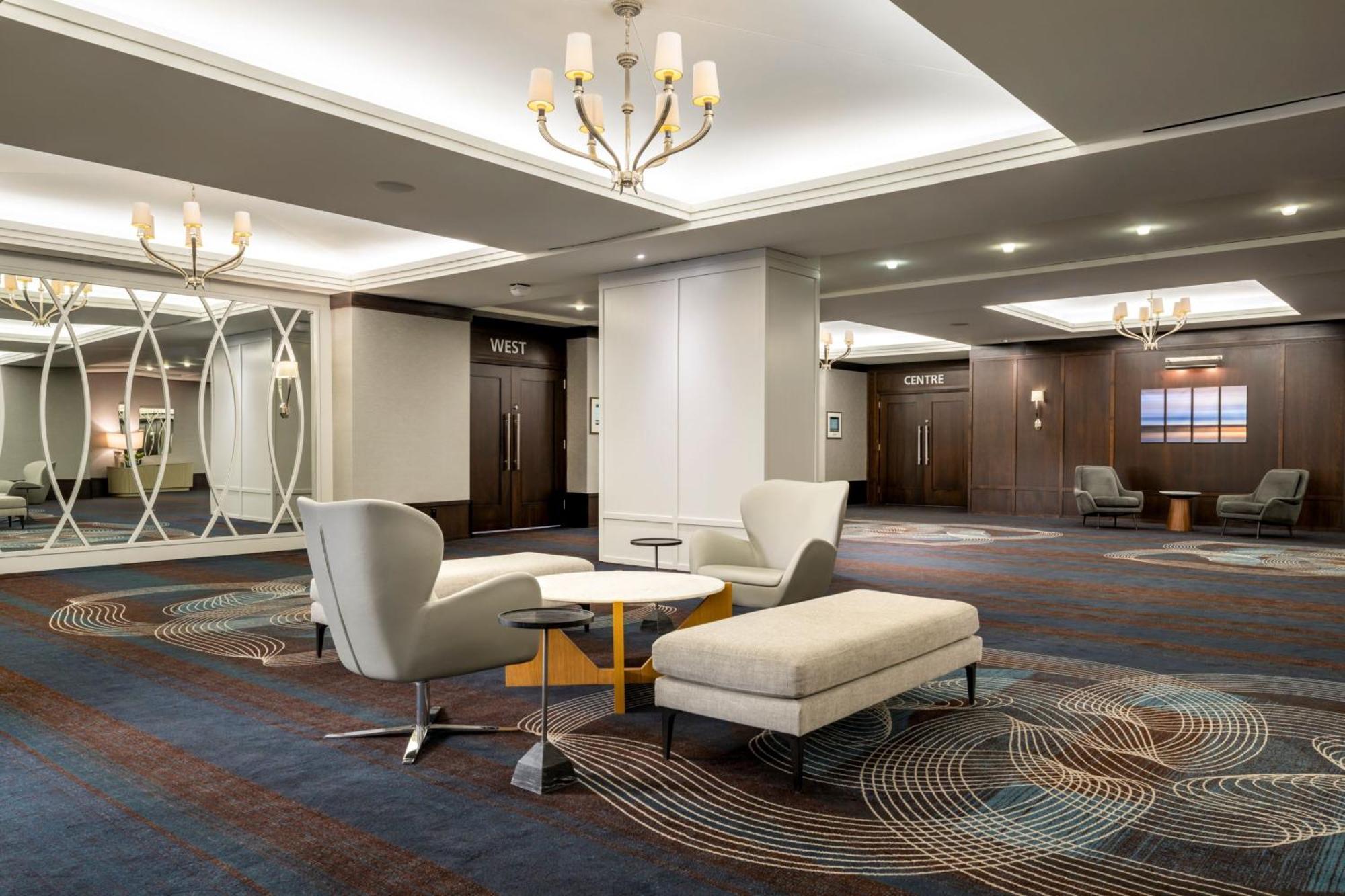 Sheraton Cavalier Saskatoon Hotel Экстерьер фото