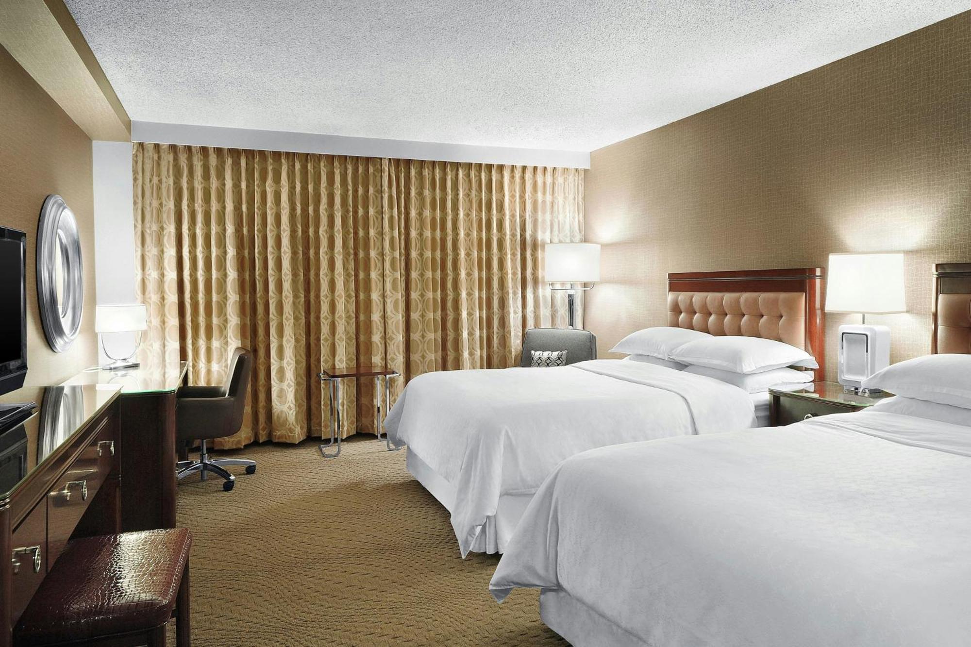 Sheraton Cavalier Saskatoon Hotel Экстерьер фото