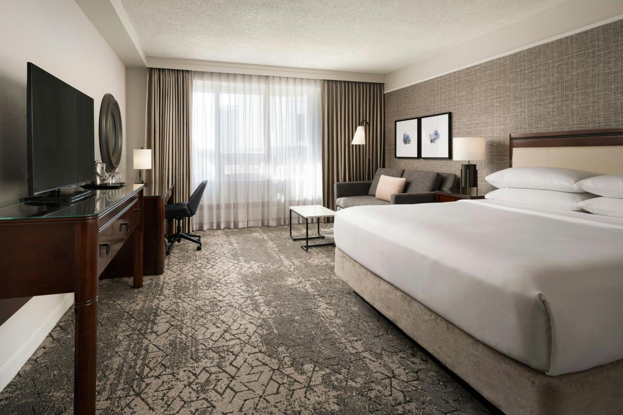 Sheraton Cavalier Saskatoon Hotel Экстерьер фото
